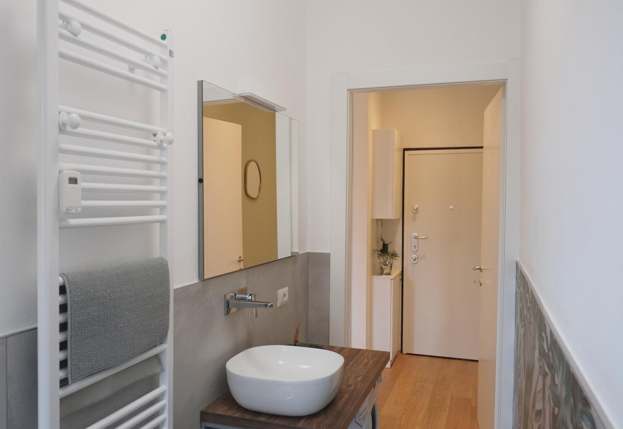 P&D Apartments Navigli Via Paoli Милано Екстериор снимка